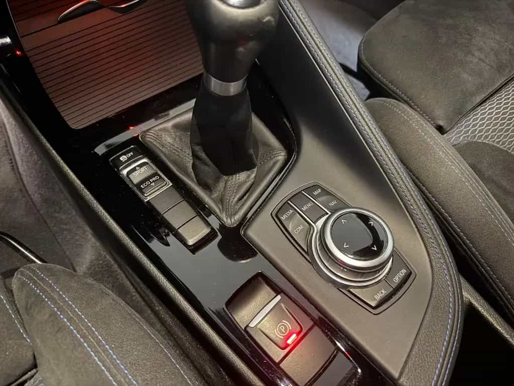 BMW X1 sDrive 18 i M Sport //M-Paket 03/2018-photo-14
