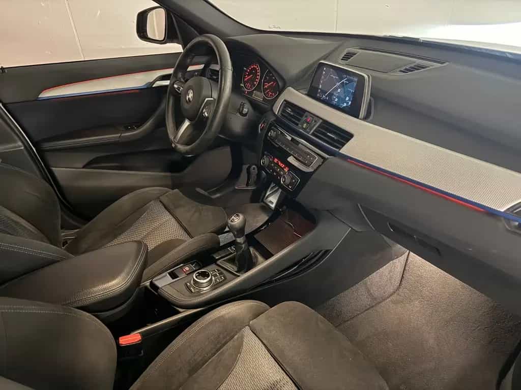 BMW X1 sDrive 18 i M Sport //M-Paket 03/2018-photo-19