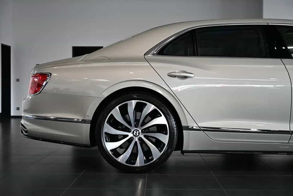 Bentley Flying Spur V8 First Edition/DE/Mulliner/Styling 07/2021-photo-10