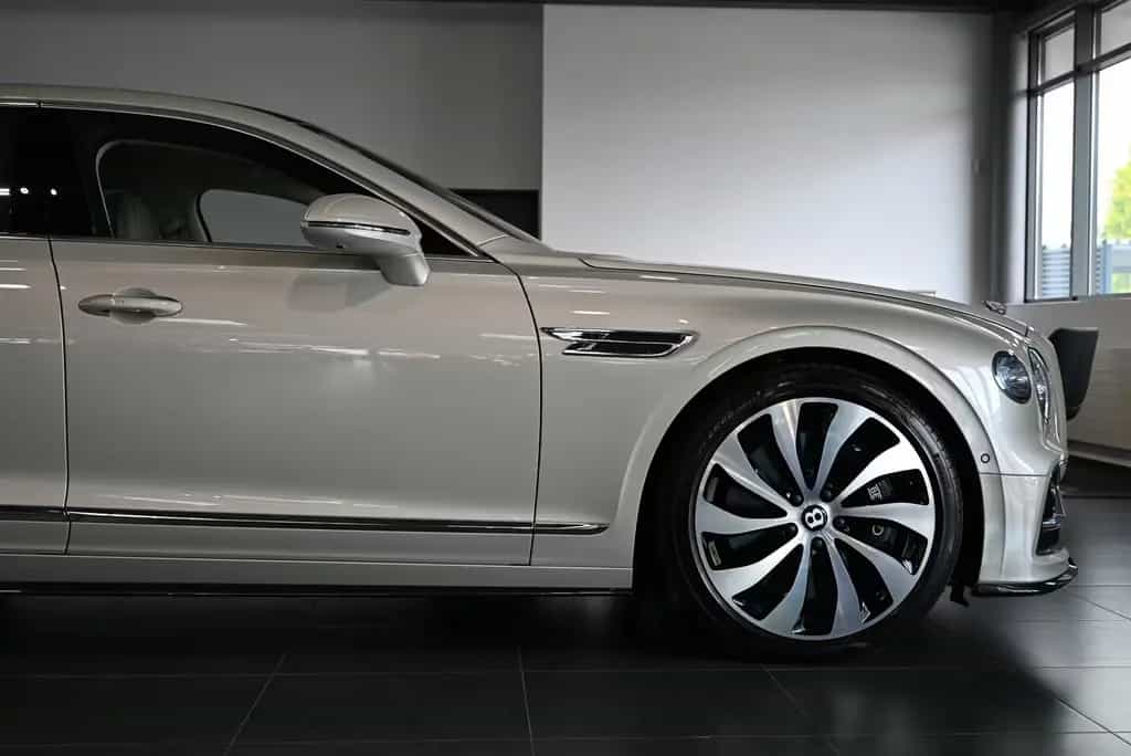 Bentley Flying Spur V8 First Edition/DE/Mulliner/Styling 07/2021-photo-11