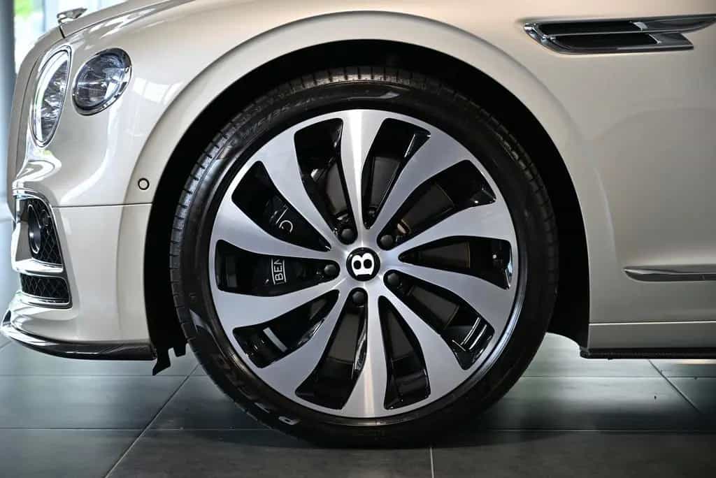 Bentley Flying Spur V8 First Edition/DE/Mulliner/Styling 07/2021-photo-18