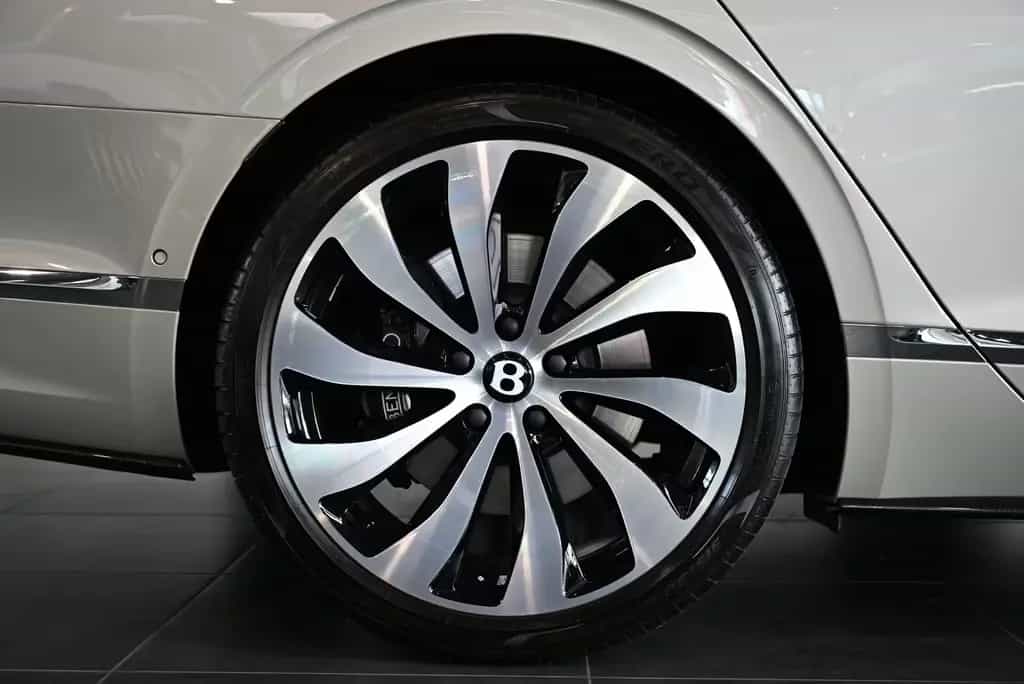 Bentley Flying Spur V8 First Edition/DE/Mulliner/Styling 07/2021-photo-19