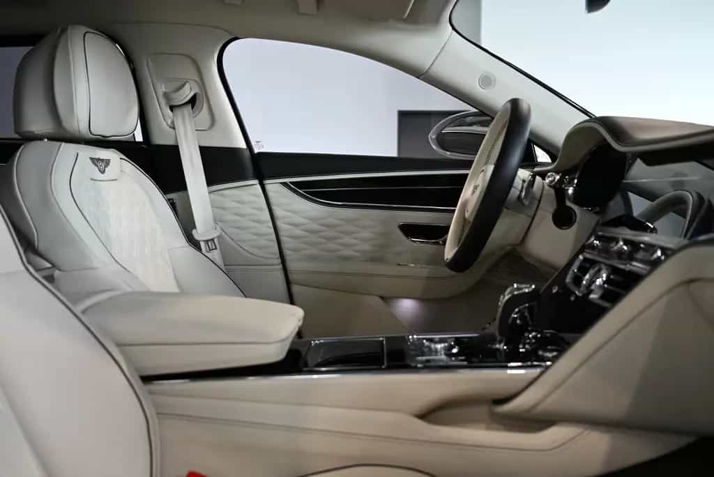 Bentley Flying Spur V8 First Edition/DE/Mulliner/Styling 07/2021-photo-28
