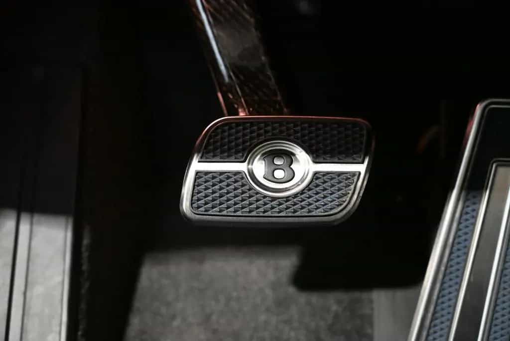 Bentley Flying Spur V8 First Edition/DE/Mulliner/Styling 07/2021-photo-48