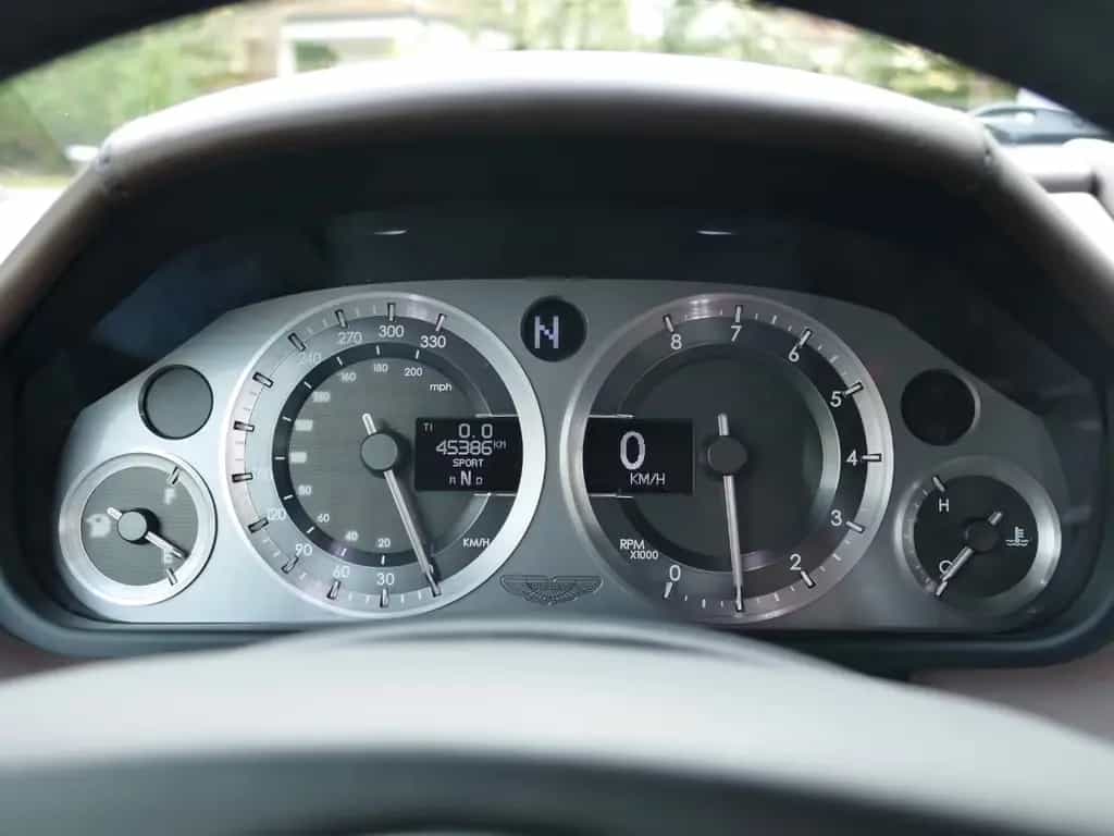 Aston Martin V8 Vantage 4.7L 2.HD/45´KM/Sonderleder/Sportpack 10/2009-photo-17