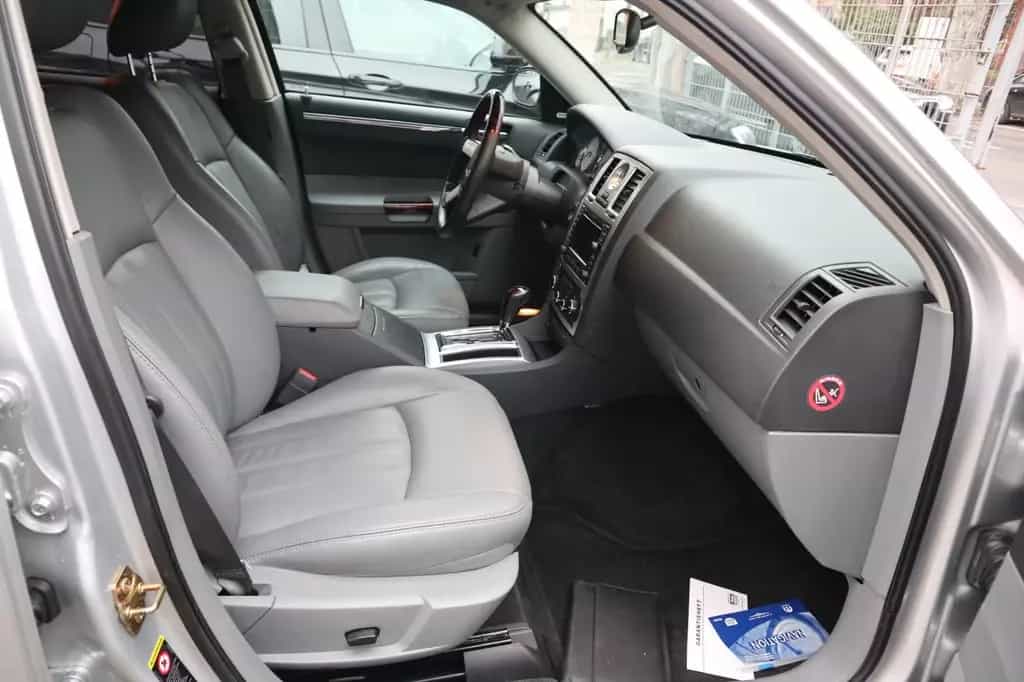 Chrysler 300C Touring 3.5 AWD Wenig Km !! Tuv Neu ! 11/2006-photo-8