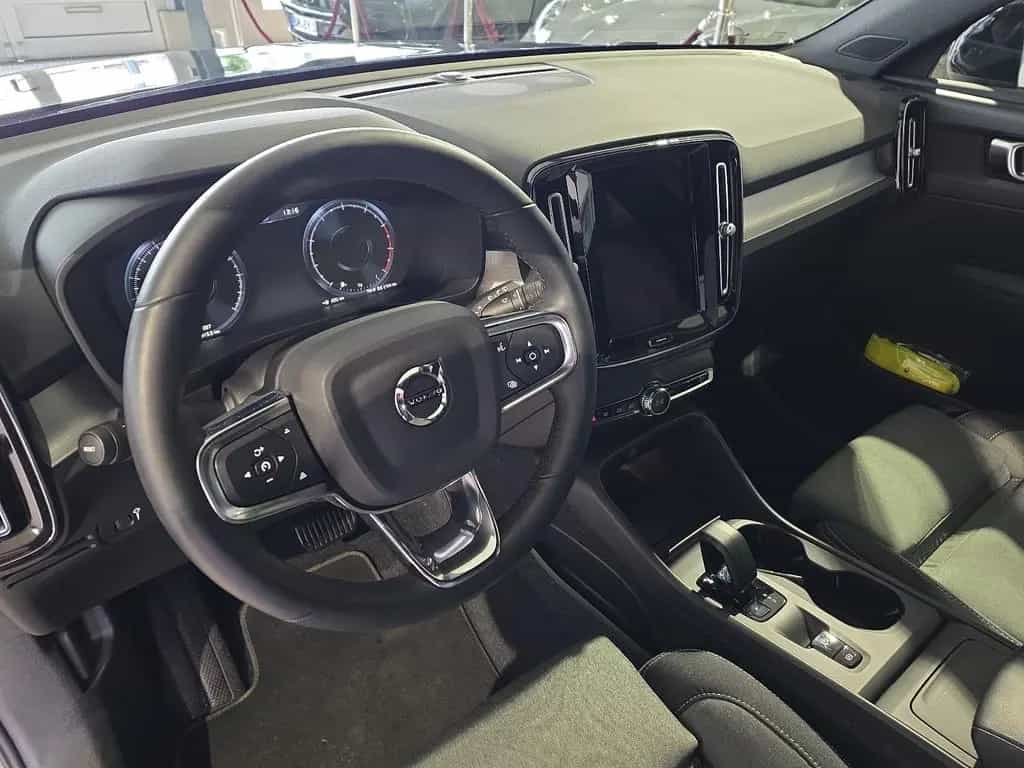 Volvo XC40 T2 Core ACC BLIS Kamera LED WinterPaket 08/2022-photo-19