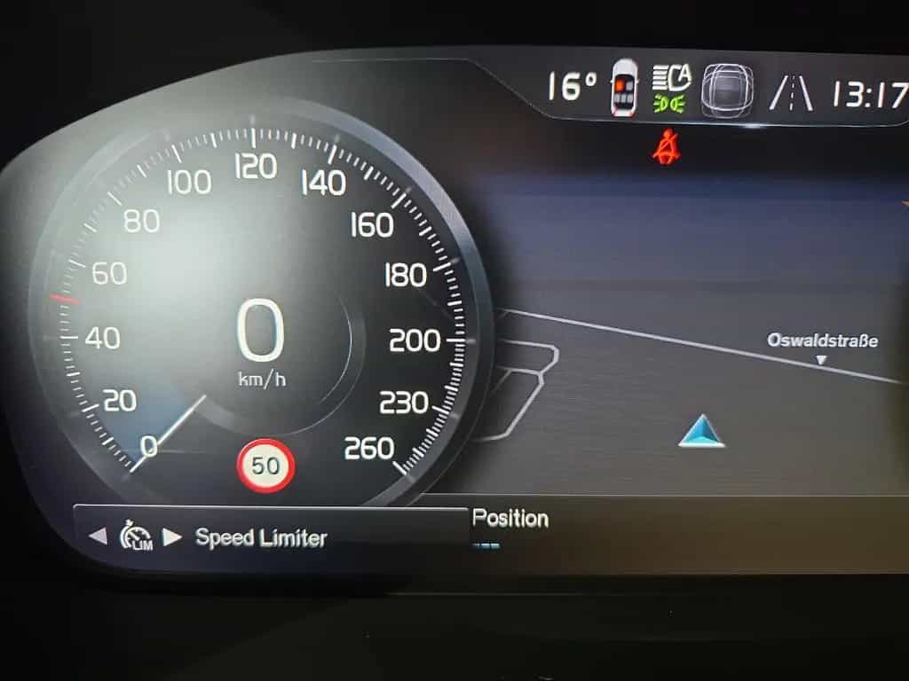 Volvo XC40 T2 Core ACC BLIS Kamera LED WinterPaket 08/2022-photo-24