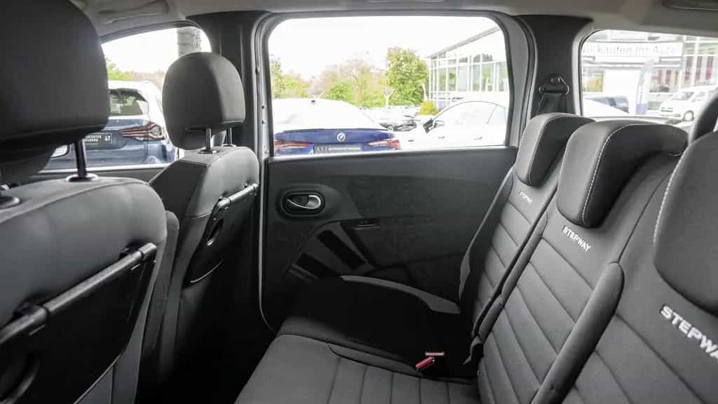 Dacia Lodgy STEPWAY PLUS *1HAND*7SITZER*AHK*KAM*NAVI* 11/2020-photo-13