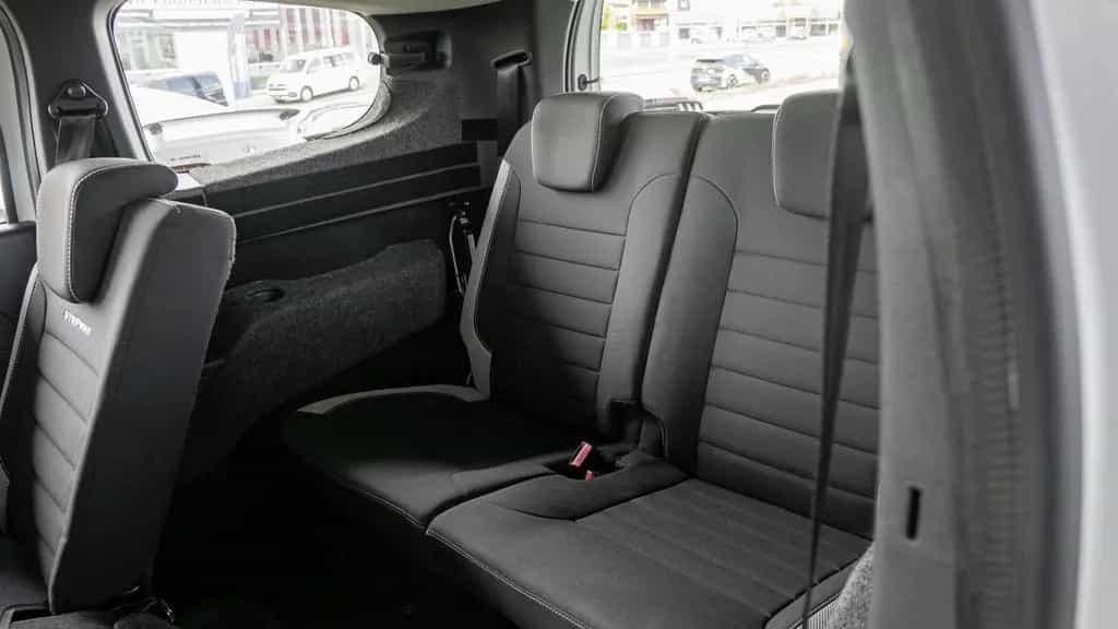 Dacia Lodgy STEPWAY PLUS *1HAND*7SITZER*AHK*KAM*NAVI* 11/2020-photo-17