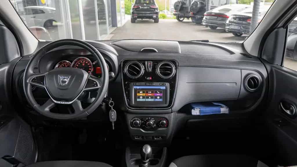 Dacia Lodgy STEPWAY PLUS *1HAND*7SITZER*AHK*KAM*NAVI* 11/2020-photo-18