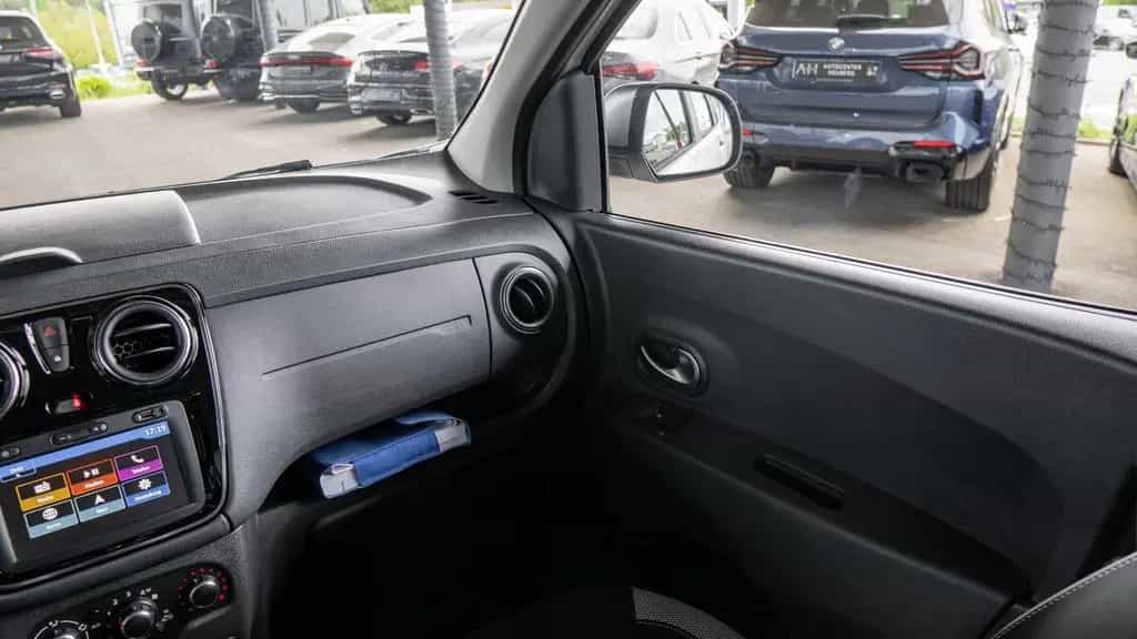 Dacia Lodgy STEPWAY PLUS *1HAND*7SITZER*AHK*KAM*NAVI* 11/2020-photo-25