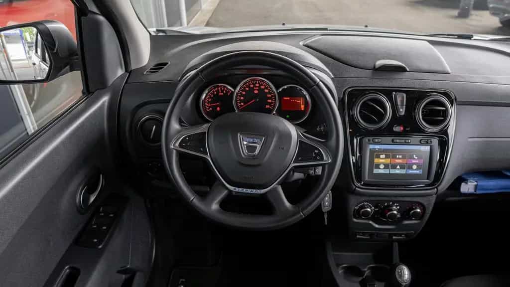 Dacia Lodgy STEPWAY PLUS *1HAND*7SITZER*AHK*KAM*NAVI* 11/2020-photo-28