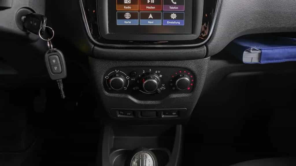 Dacia Lodgy STEPWAY PLUS *1HAND*7SITZER*AHK*KAM*NAVI* 11/2020-photo-33