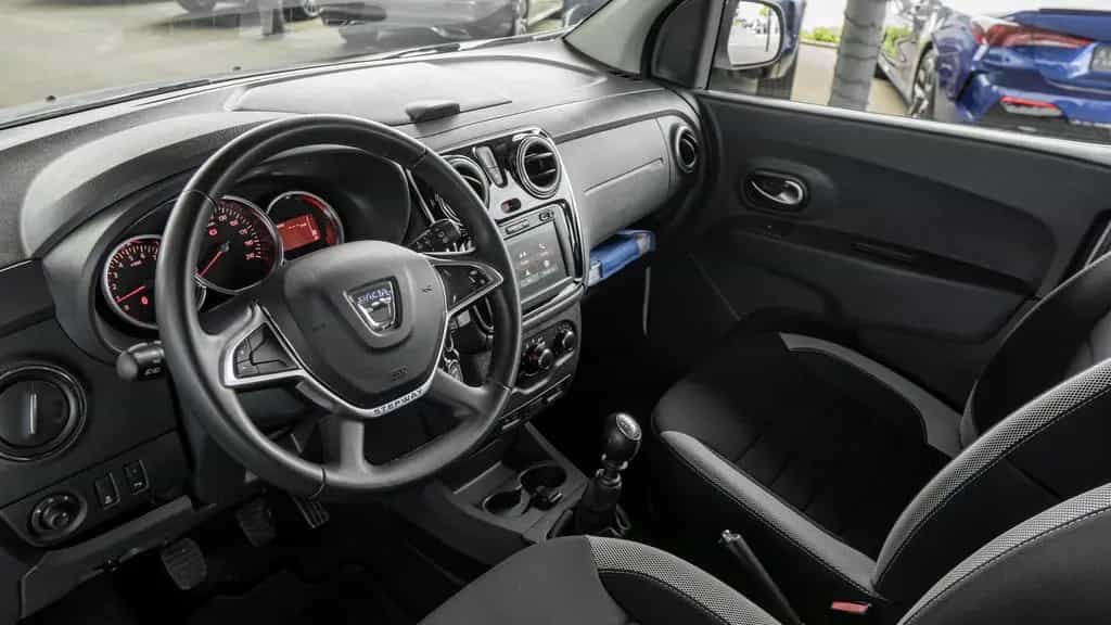 Dacia Lodgy STEPWAY PLUS *1HAND*7SITZER*AHK*KAM*NAVI* 11/2020-photo-8