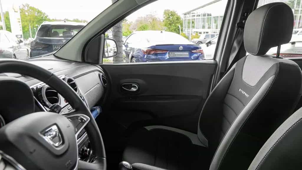 Dacia Lodgy STEPWAY PLUS *1HAND*7SITZER*AHK*KAM*NAVI* 11/2020-photo-9