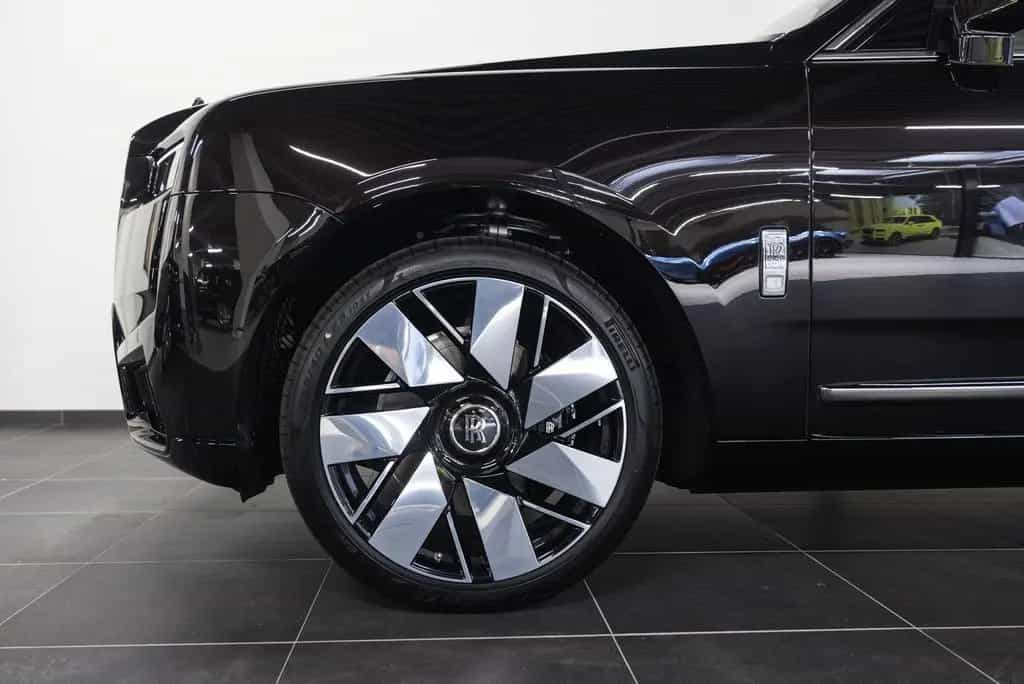 Rolls-Royce Cullinan Series II null-photo-14