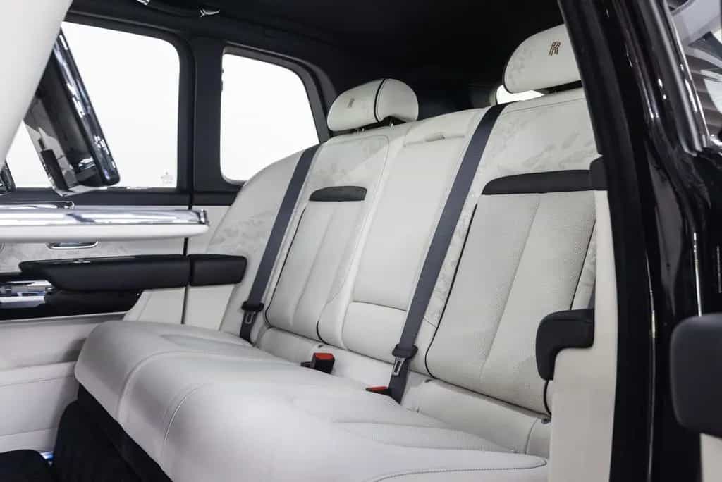 Rolls-Royce Cullinan Series II null-photo-18