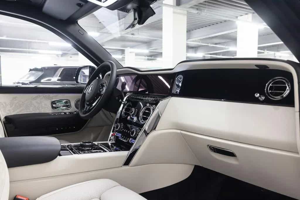 Rolls-Royce Cullinan Series II null-photo-21