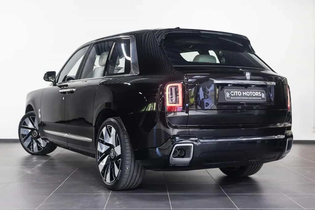 Rolls-Royce Cullinan Series II null-photo-24