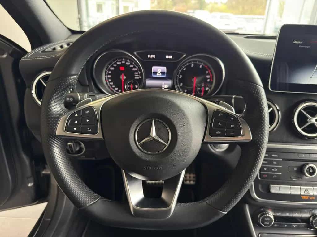 Mercedes-Benz GLA 200 AMG Line LED*360KAMERA*PANORAMA*NAVI*2HD 02/2018-photo-10