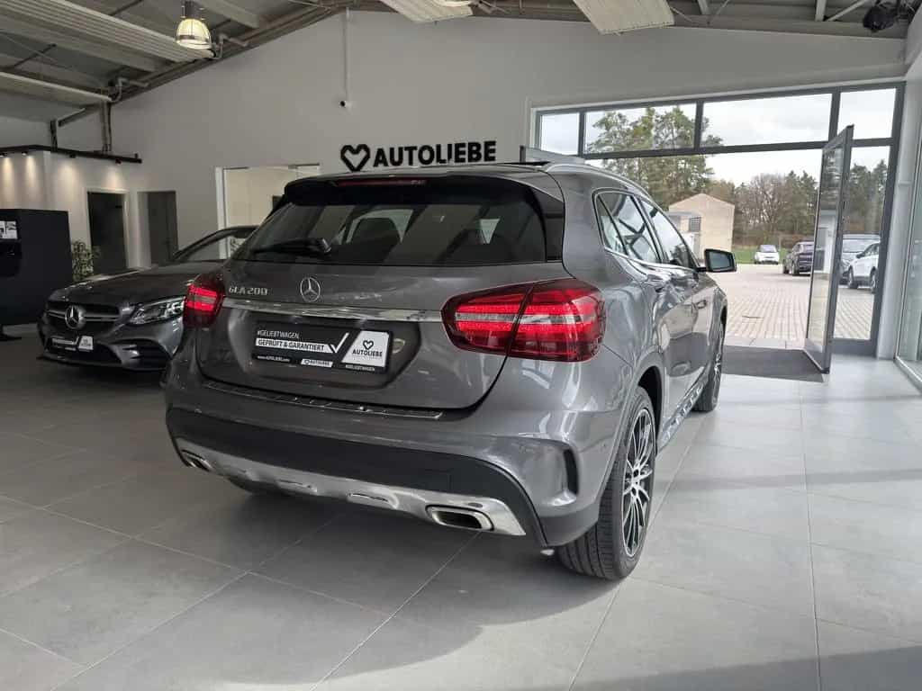 Mercedes-Benz GLA 200 AMG Line LED*360KAMERA*PANORAMA*NAVI*2HD 02/2018-photo-2