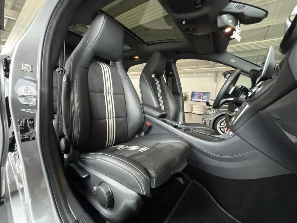 Mercedes-Benz GLA 200 AMG Line LED*360KAMERA*PANORAMA*NAVI*2HD 02/2018-photo-24