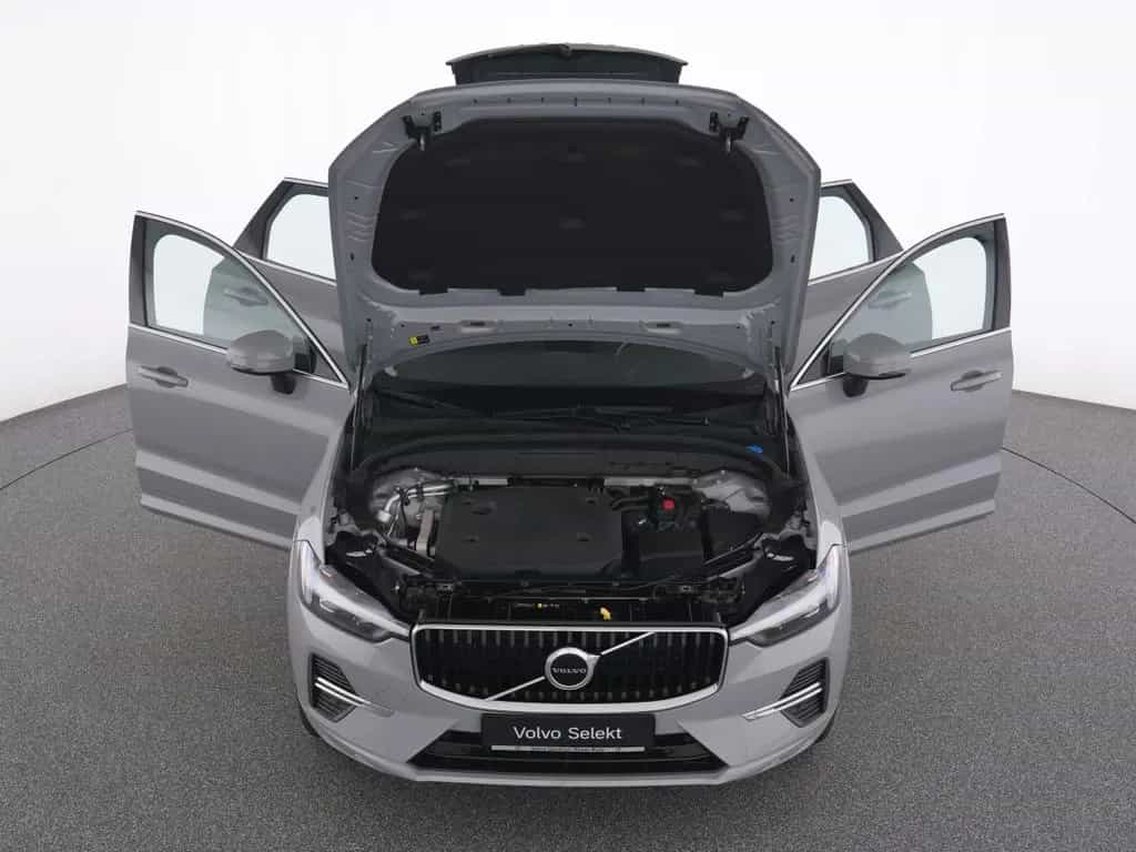 Volvo XC60 B4 CORE AHK+WINTERPAK+KAMERA+NAVI+LM18 04/2024-photo-11