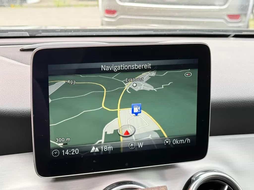 Mercedes-Benz GLA 200 AMG Line=Automatik-Schiebedach-SHZ= 11/2019-photo-23