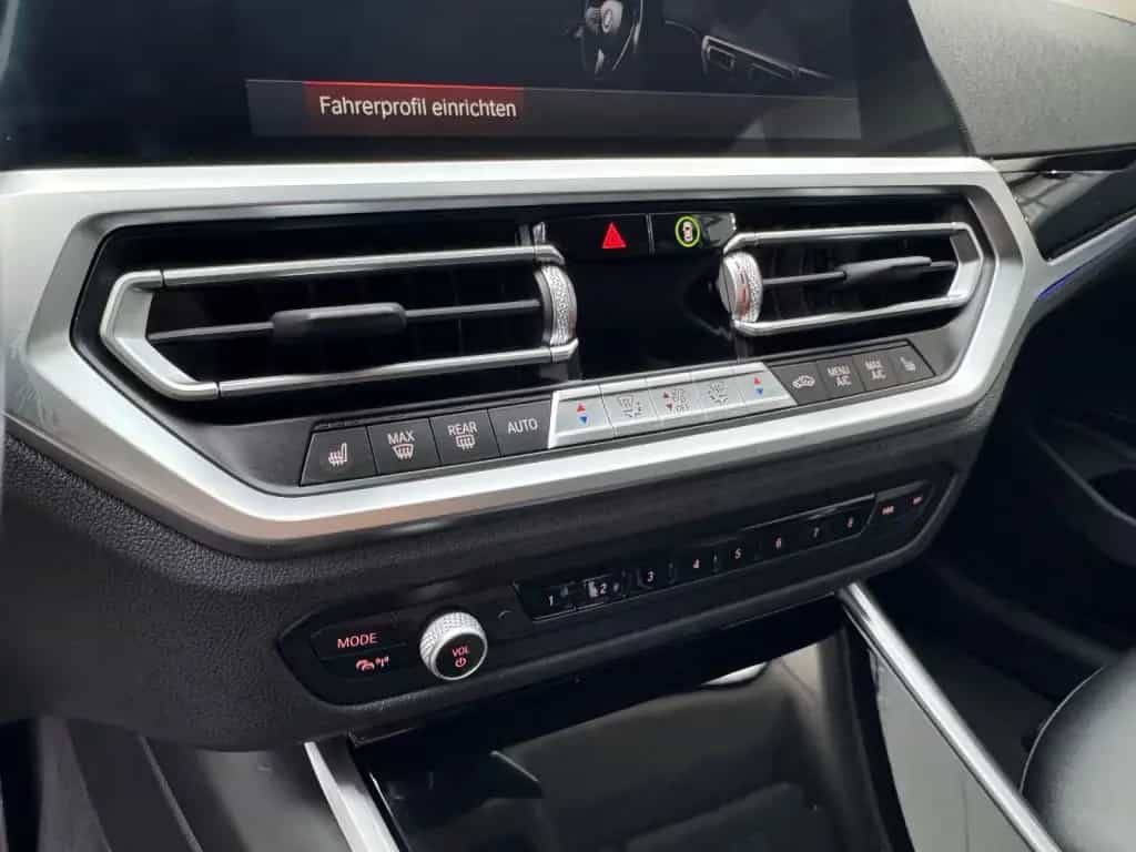BMW 3 Series d xDrive Sport Line 06/2022-photo-17