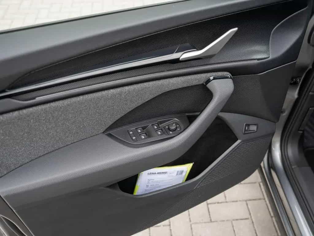Skoda Kodiaq SELECTION 2.0 TSI DSG 4X4 AHK Kam. Navi 06/2025-photo-24