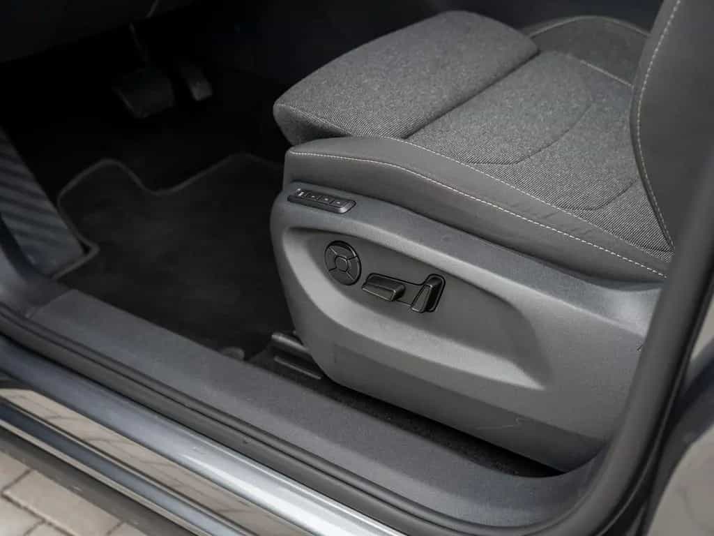 Skoda Kodiaq SELECTION 2.0 TSI DSG 4X4 AHK Kam. Navi 06/2025-photo-25