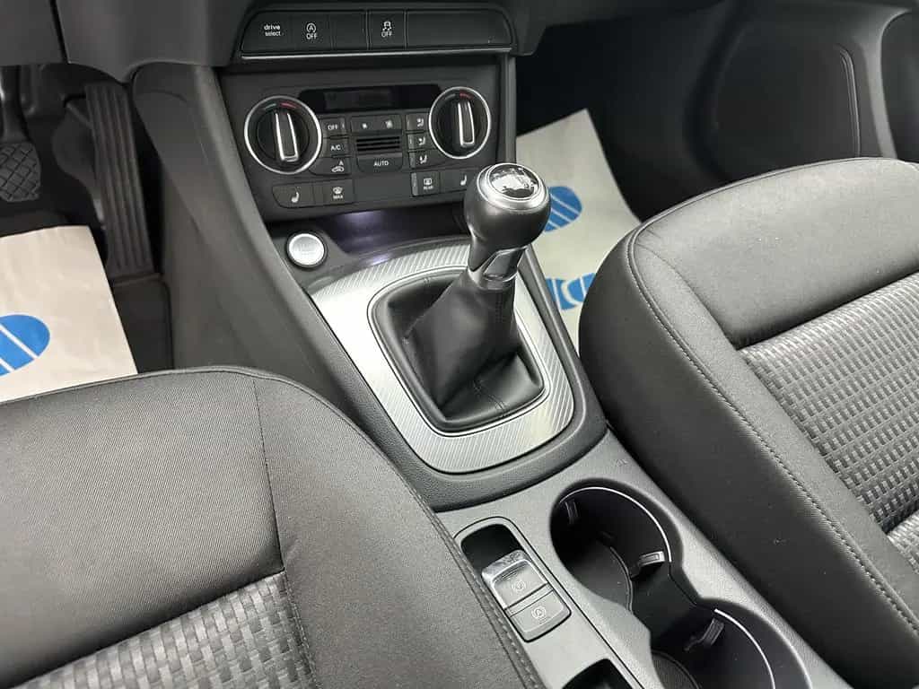 Audi Q3 design "NAVI-MULTI-SITZH-ALU-8 FACH" 08/2018-photo-15