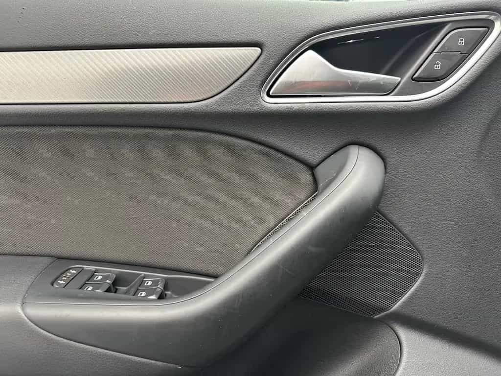 Audi Q3 design "NAVI-MULTI-SITZH-ALU-8 FACH" 08/2018-photo-17