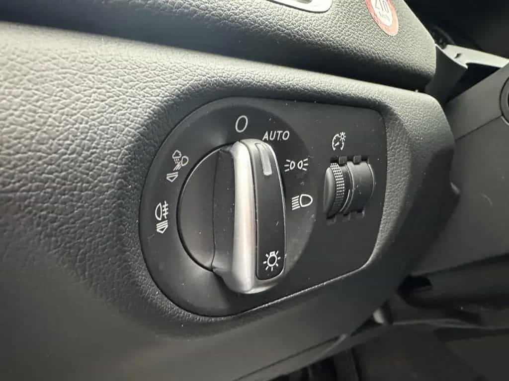 Audi Q3 design "NAVI-MULTI-SITZH-ALU-8 FACH" 08/2018-photo-18