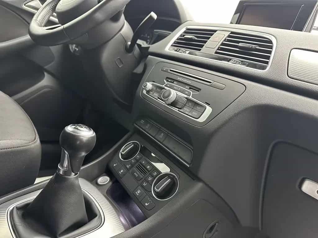 Audi Q3 design "NAVI-MULTI-SITZH-ALU-8 FACH" 08/2018-photo-9