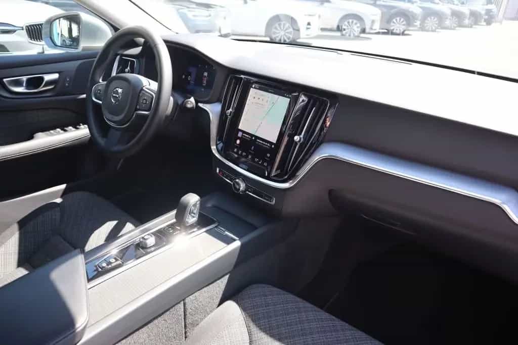 Volvo V60 B4 D Core|NAVIGATION|AHK|R-CAM|SHZG V+H| 07/2024-photo-12