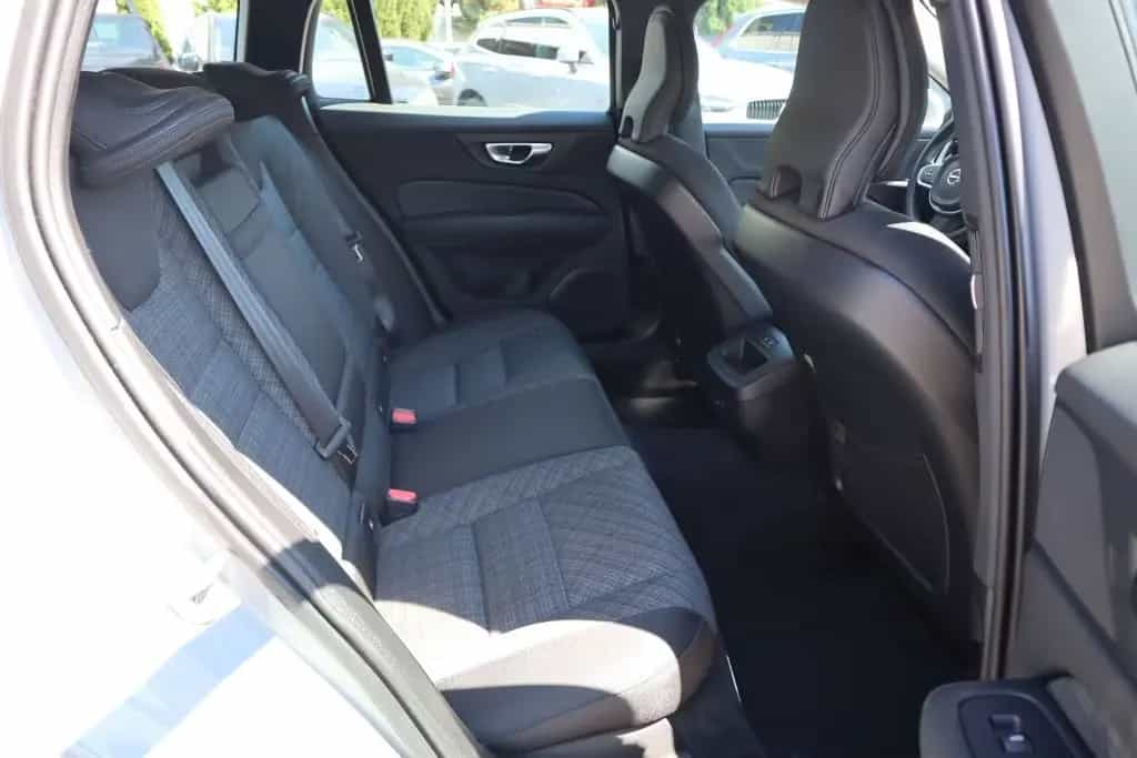Volvo V60 B4 D Core|NAVIGATION|AHK|R-CAM|SHZG V+H| 07/2024-photo-14