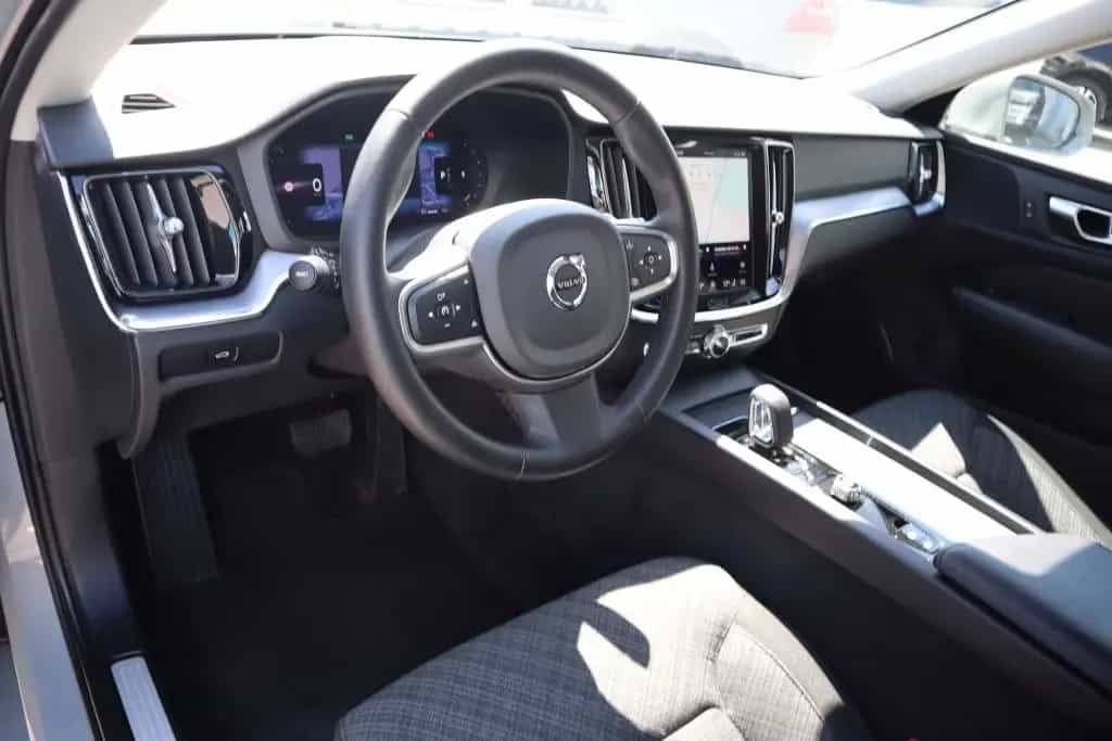 Volvo V60 B4 D Core|NAVIGATION|AHK|R-CAM|SHZG V+H| 07/2024-photo-18