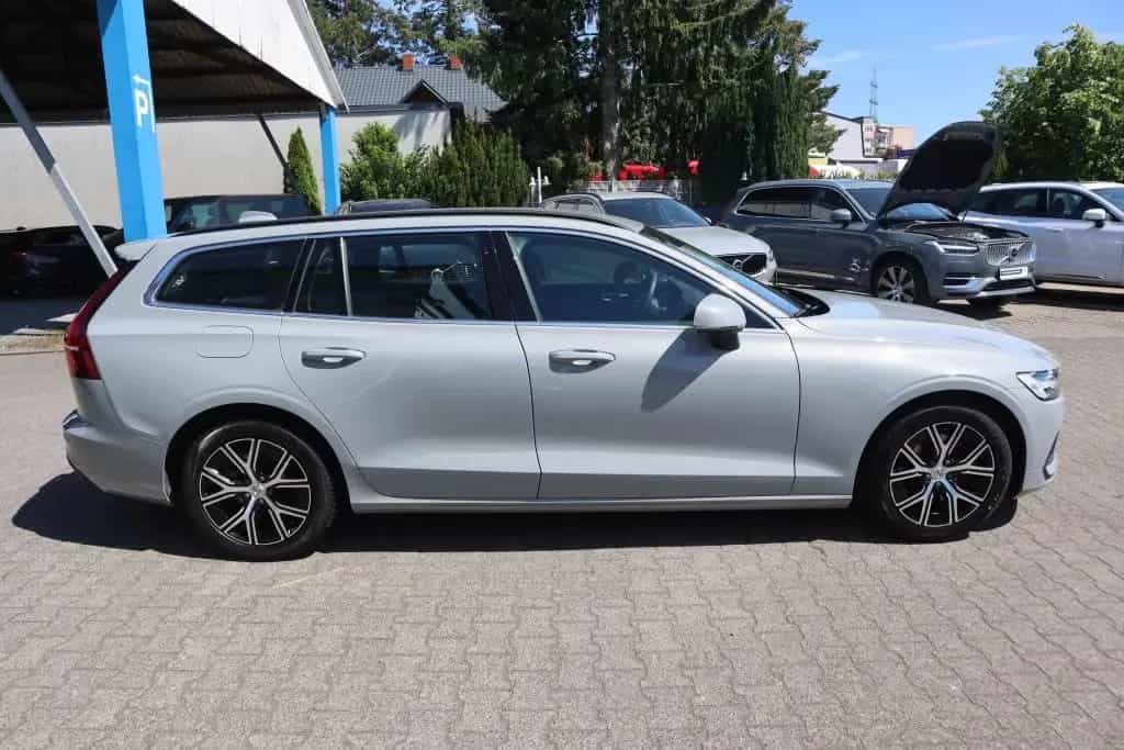 Volvo V60 B4 D Core|NAVIGATION|AHK|R-CAM|SHZG V+H| 07/2024-photo-5