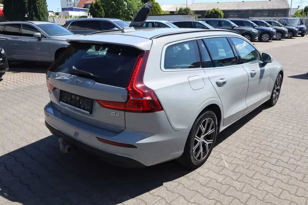 Volvo V60 B4 D Core|NAVIGATION|AHK|R-CAM|SHZG V+H| 07/2024-photo-6