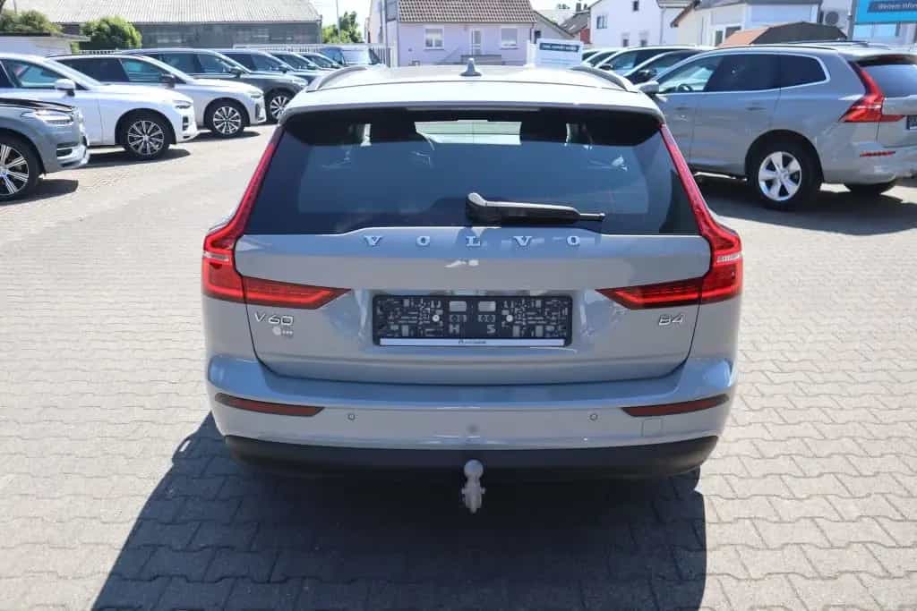 Volvo V60 B4 D Core|NAVIGATION|AHK|R-CAM|SHZG V+H| 07/2024-photo-7