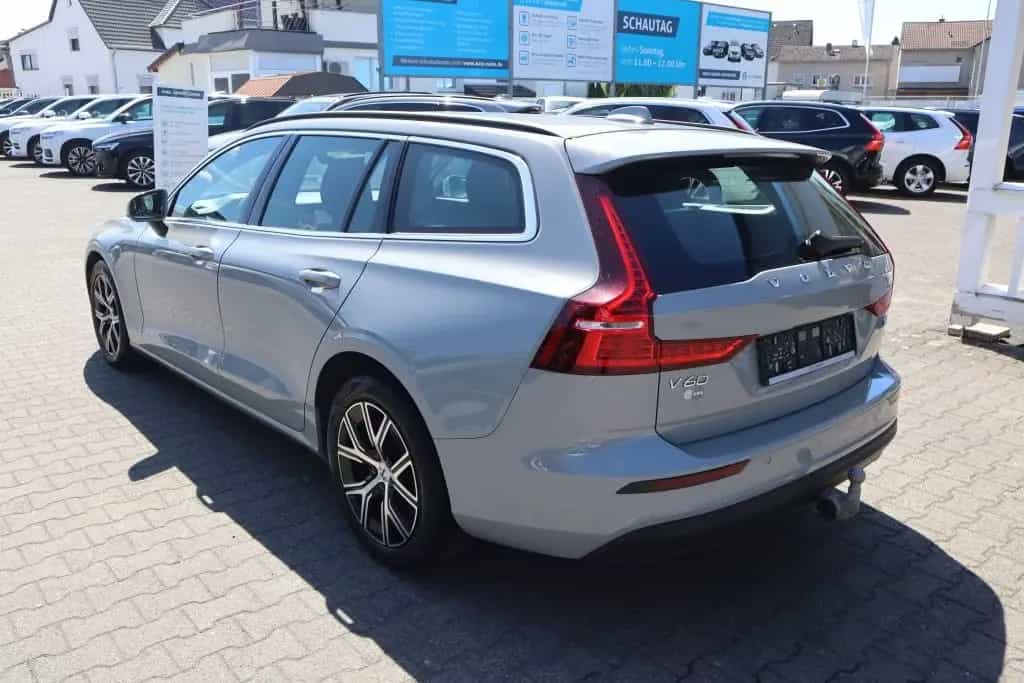 Volvo V60 B4 D Core|NAVIGATION|AHK|R-CAM|SHZG V+H| 07/2024-photo-8
