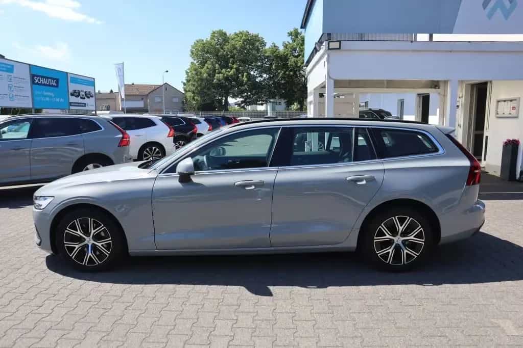 Volvo V60 B4 D Core|NAVIGATION|AHK|R-CAM|SHZG V+H| 07/2024-photo-9