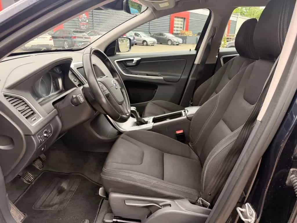 Volvo XC 60 XC60 Kinetic 2WD 10/2016-photo-8