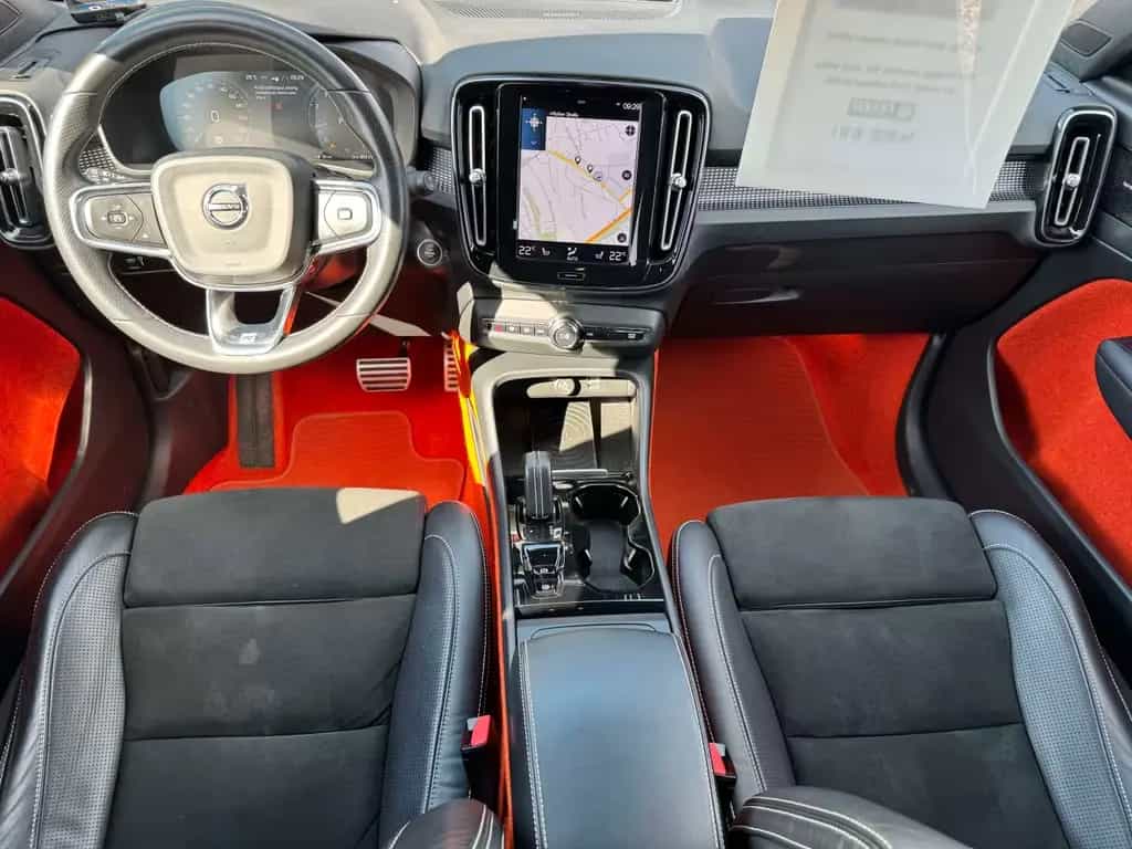 Volvo XC40 2.0 AWD R-Design AHK LED KLIMA PDC KESSY 05/2018-photo-14