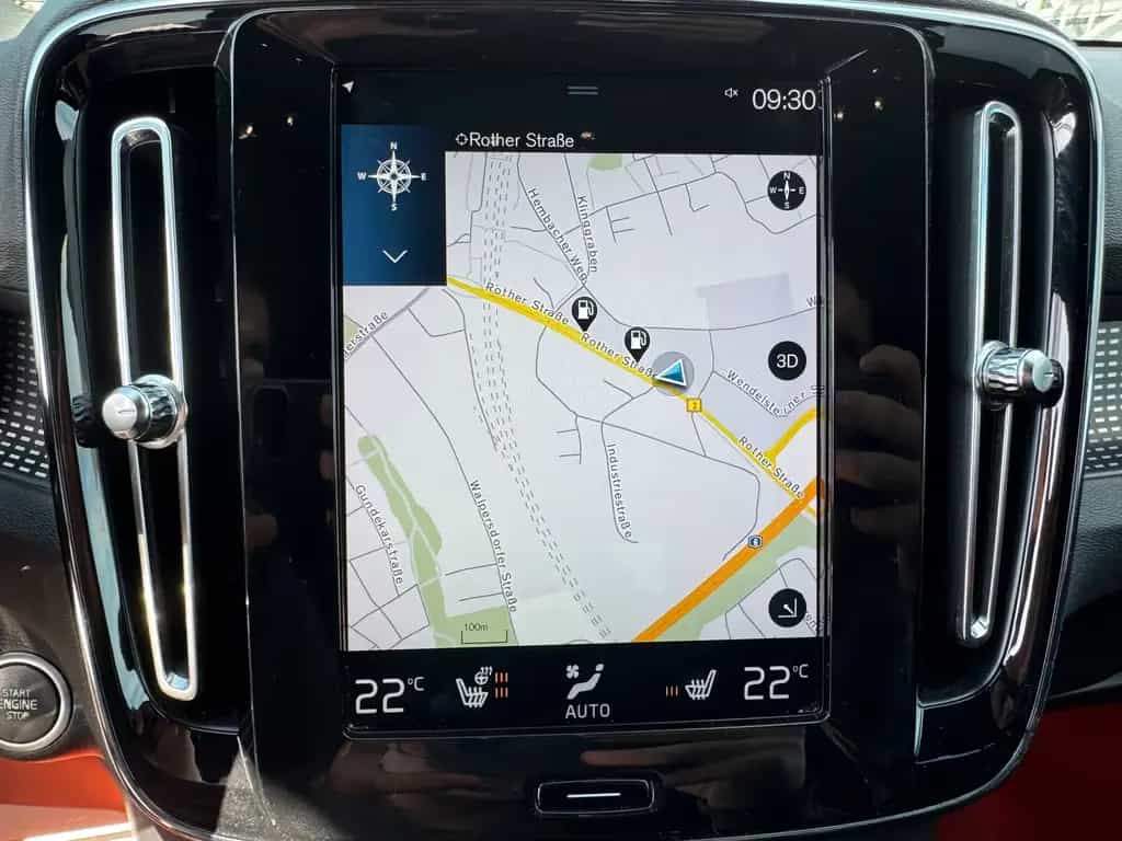 Volvo XC40 2.0 AWD R-Design AHK LED KLIMA PDC KESSY 05/2018-photo-16