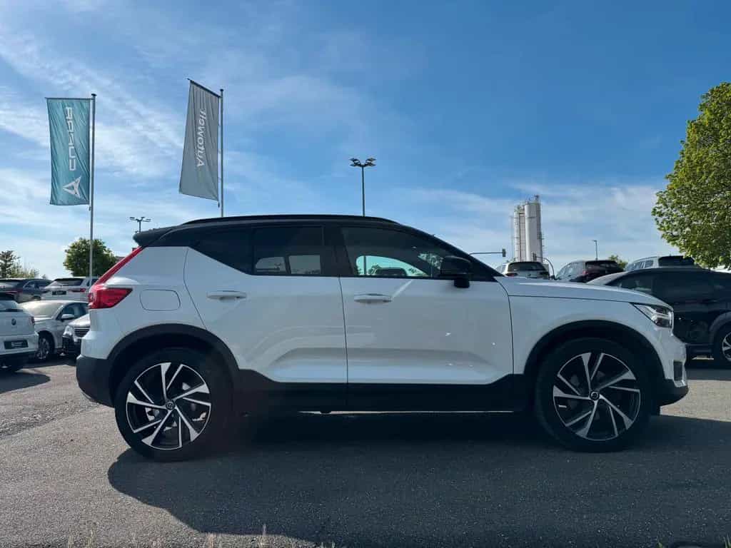 Volvo XC40 2.0 AWD R-Design AHK LED KLIMA PDC KESSY 05/2018-photo-6