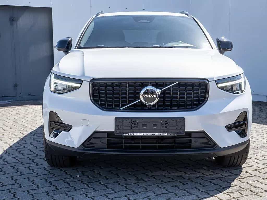 Volvo XC40 B3° Plus Dark 2WD 02/2023-photo-1