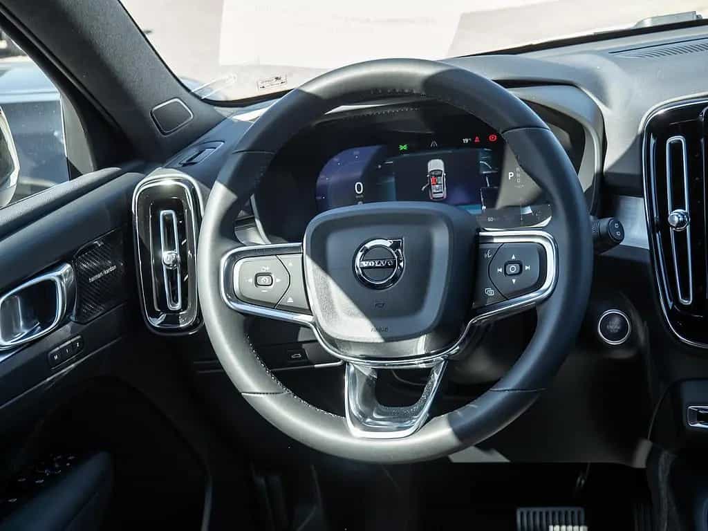 Volvo XC40 B3° Plus Dark 2WD 02/2023-photo-10